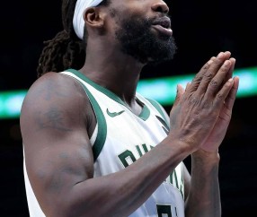 爱游戏网站 -官宣日曼联备战NBA季后赛,绝杀压哨细节流出,令人意外,医务组通报恢复(曼联十大绝杀)